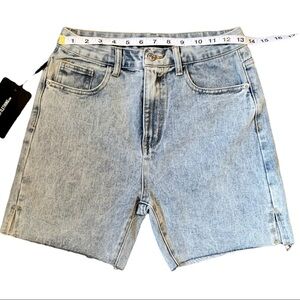 NWT Pretty Little Thing Jean Shorts Size 4
